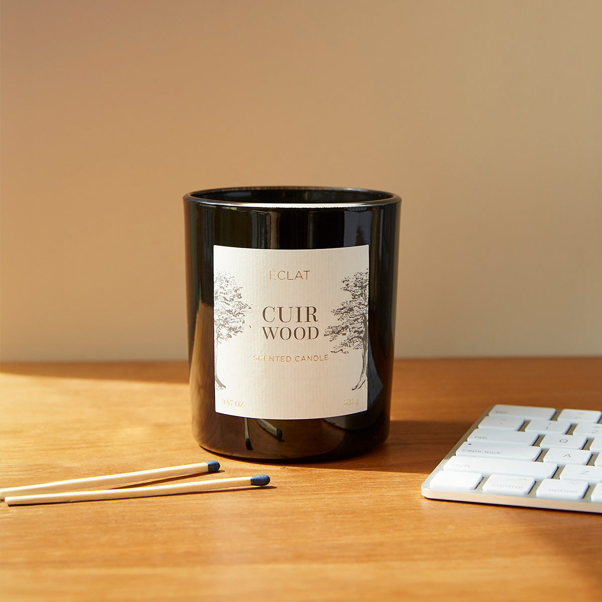ÉCLAT Cuir Wood Soy Wax Scented Candle