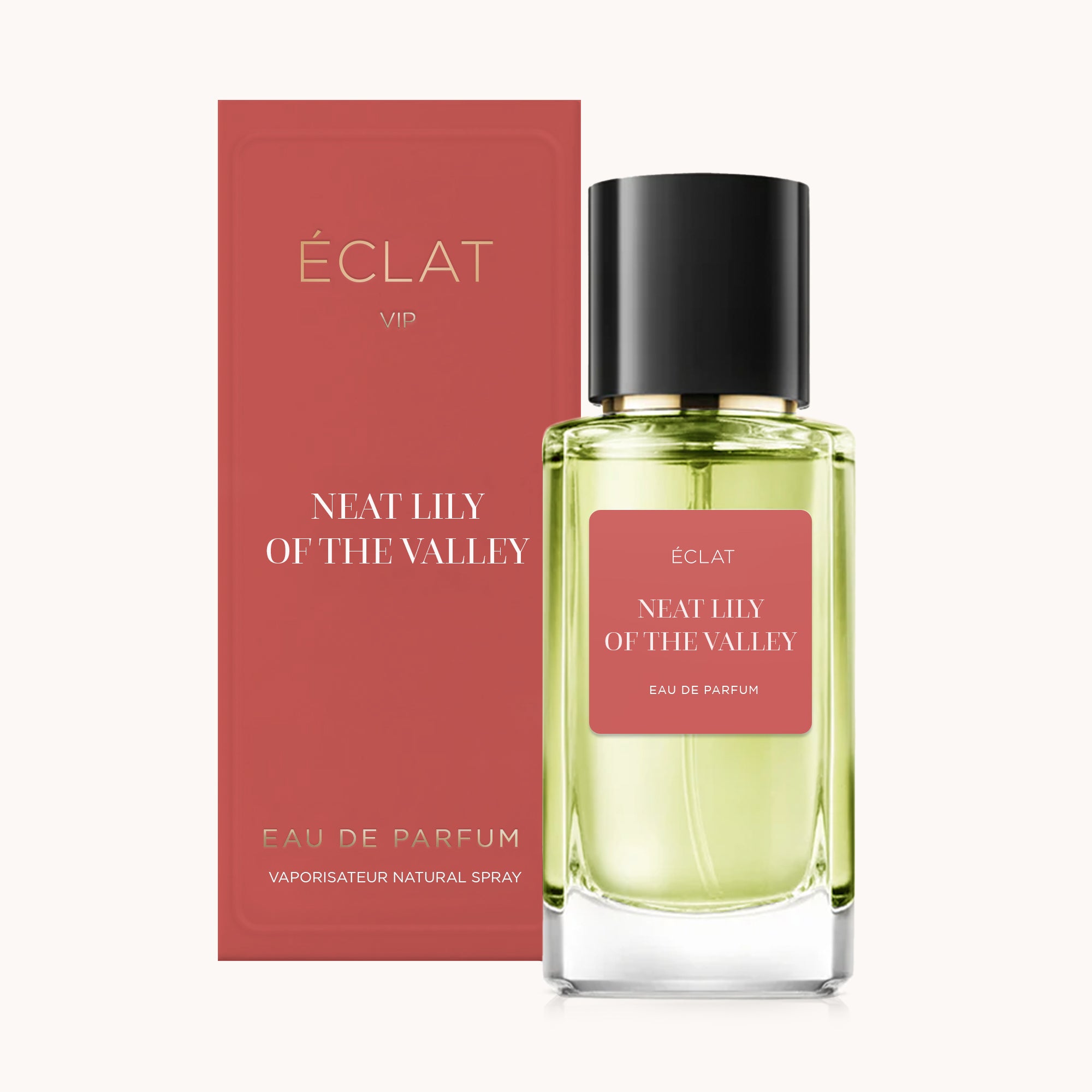 Το μπουκάλι αρώματος ÉCLAT Neat Lily of the Valley VIP με διάφανο γυάλινο φλακόν και μαύρο καπάκι παρουσιάζεται δίπλα στη κομψή κόκκινη συσκευασία του.